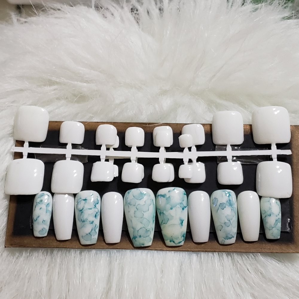 Press-On nails with Toenails